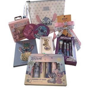 Disney Lilo & Stitch Ultimate Beauty Bundle Bag Eyeshadow Lip Balm Brushes NEW